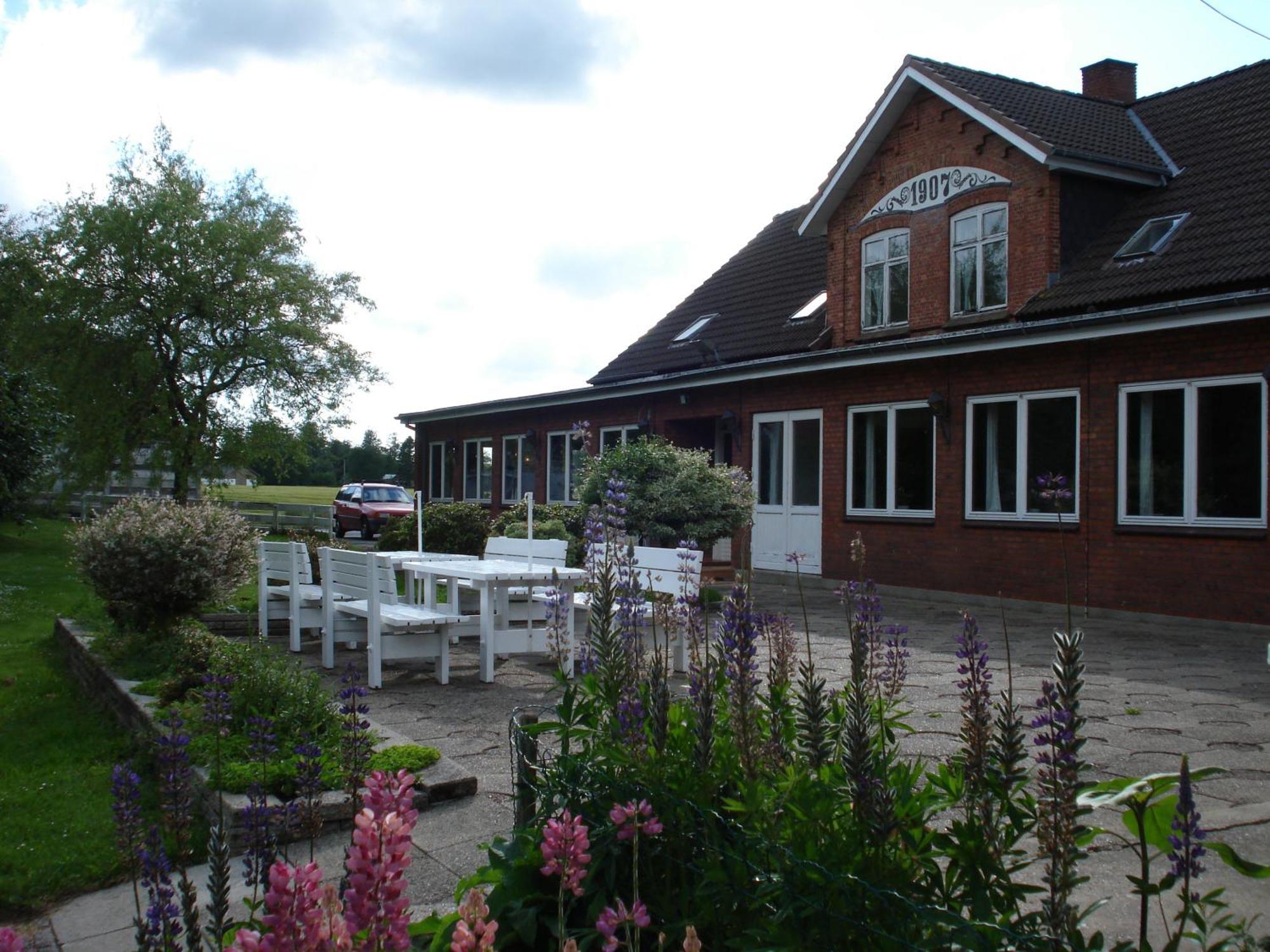 Mikkelborg Kro Rodding Exterior photo